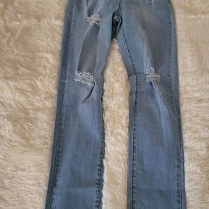 Womens skinny jeans size 3. Fashion nova